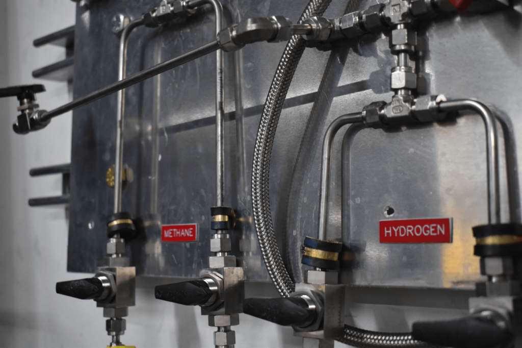 Machinery with the labels of hydrogen and methane for use in describing on-site hydrogen opportunities